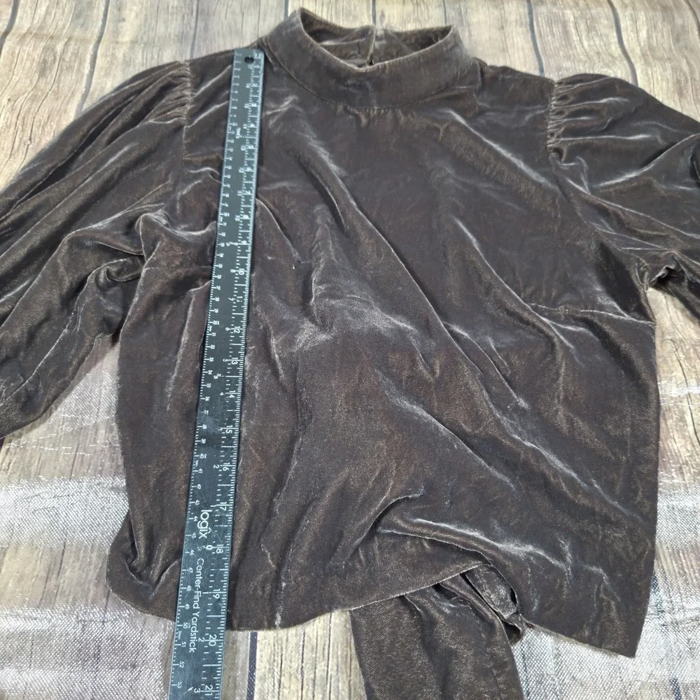 Banana Republic Cropped Velvet Open Back Blouse Womens M Brown Whimsigoth
